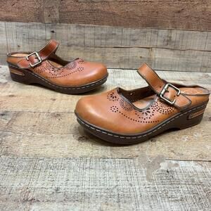 Spring Step L'Artiste Clogs Womens Size 6.5 37 Brown Leather Floral Buckle Shoes